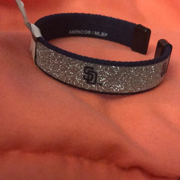 official MLB San Diego Padre’s snap bracelet💙 - Picture 5 of 8